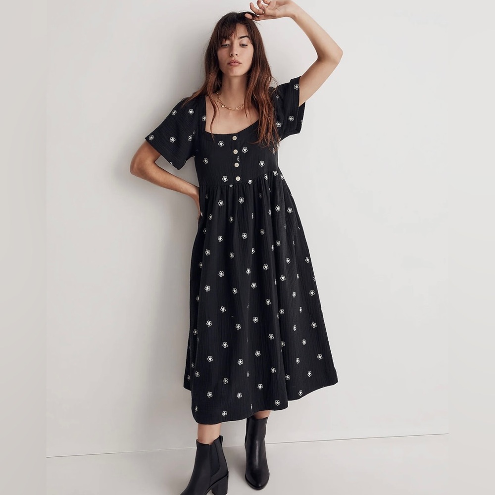 Daisy Embroidered Lightspun Square-Neck Midi Dress Medium